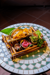 Bánh Xèo Phú Quốc – 1 Trong Những Món Ăn Việt Nam Hấp Dẫn Tại Bamboo Bistro 2 món bánh xèo truyền thống Việt Nam tại Bamboo Bistro Phú Quốc